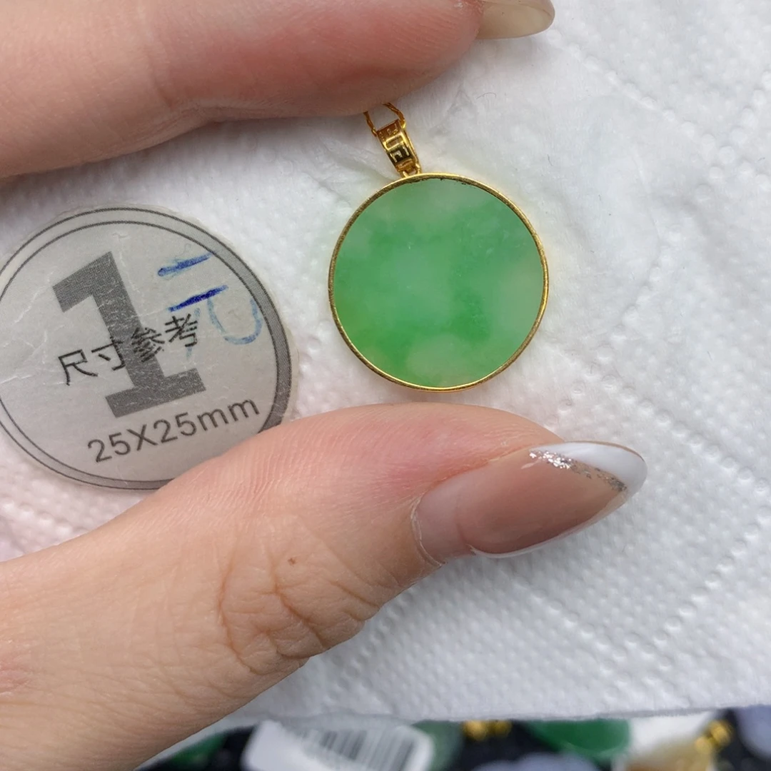 翡翠18K金镶嵌颈饰13467899999