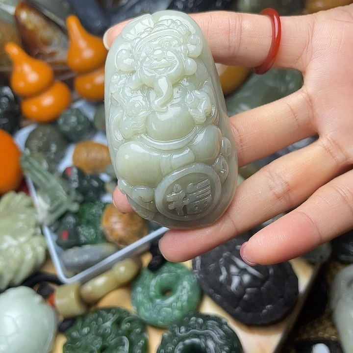 和田玉未镶嵌把件