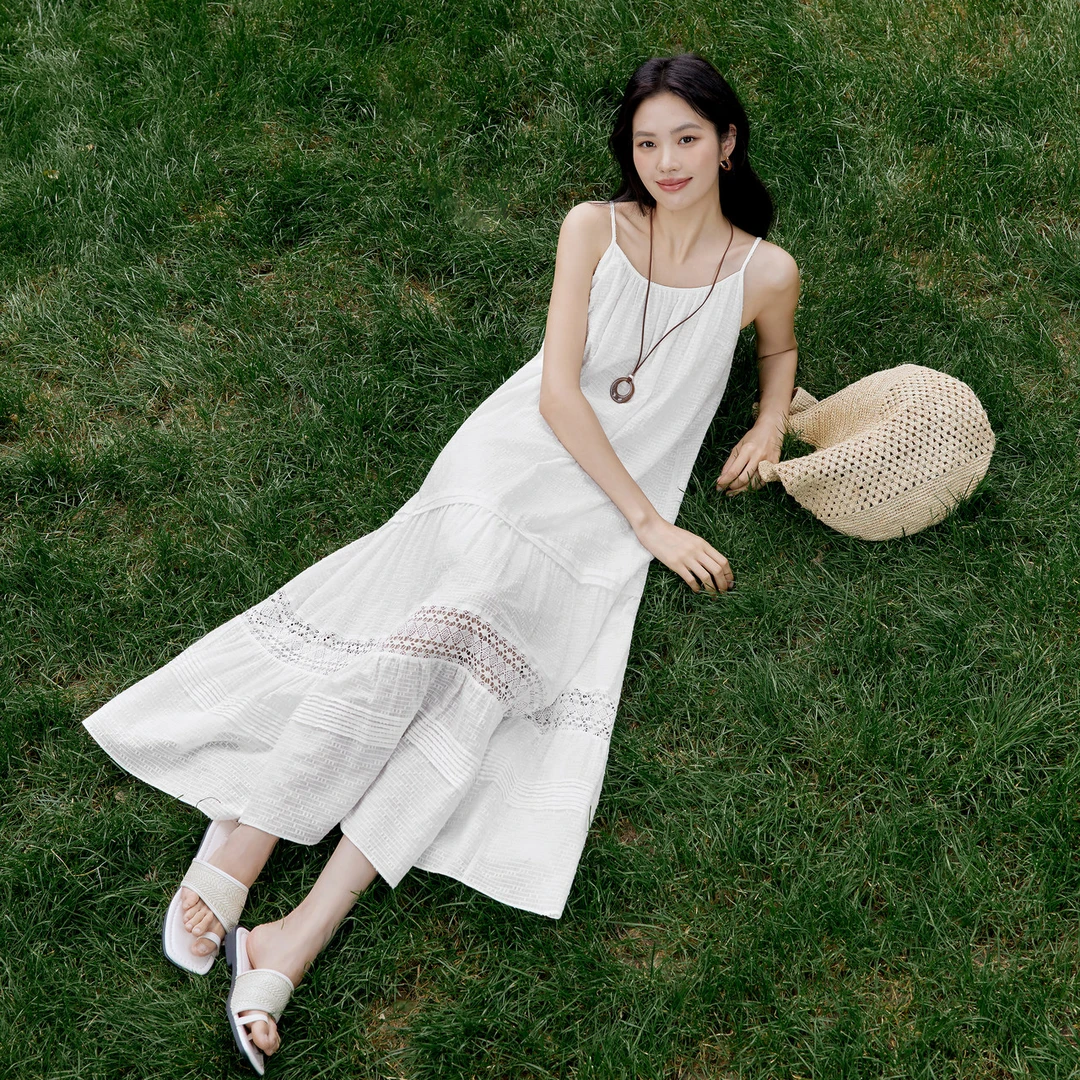 伊芙丽镂空花边连衣裙女提花棉感吊带裙2025夏装新款1G6993761