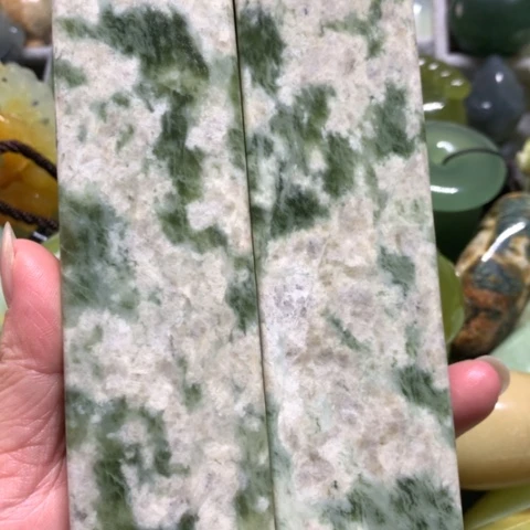 蛇纹石玉未镶嵌手把件