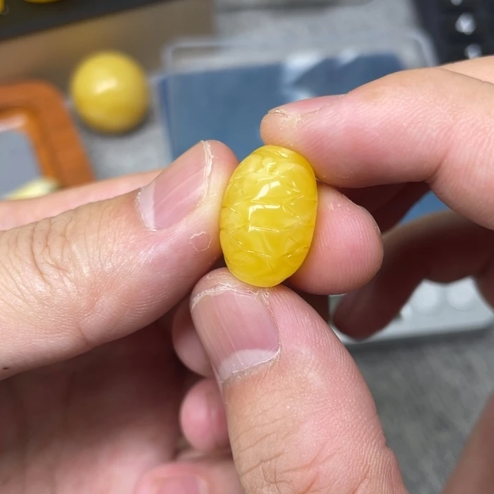 琥珀未镶嵌珠宝奇石
