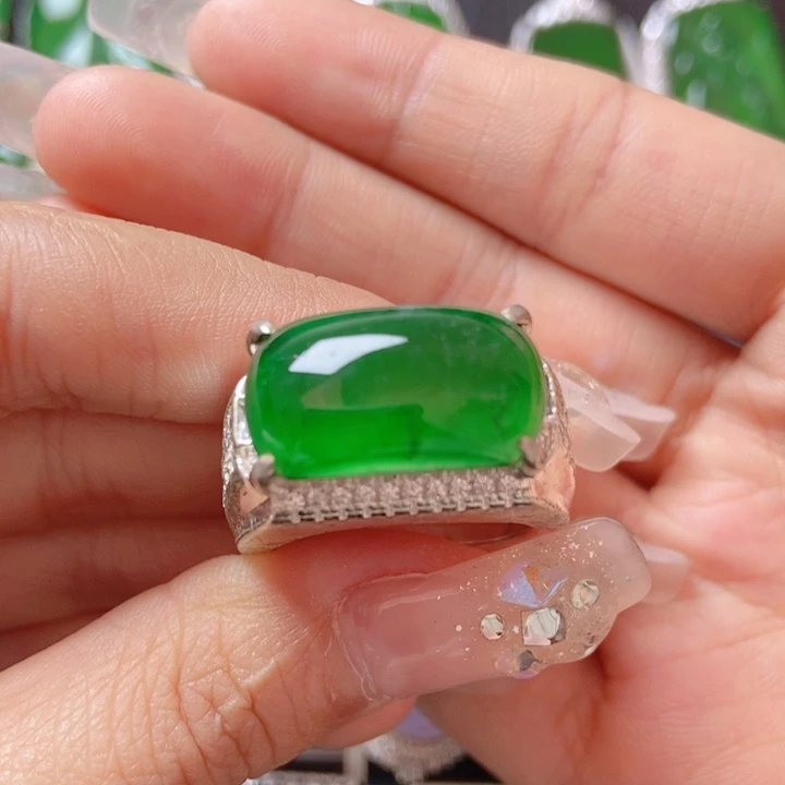 翡翠颈饰未镶嵌
