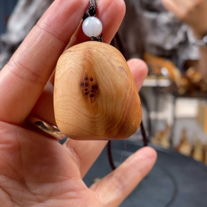 柏木（崖柏）手把件