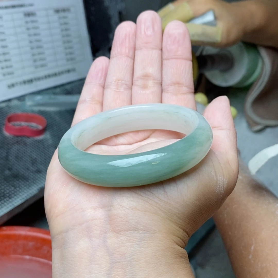 石英质玉手镯未镶嵌如*定制