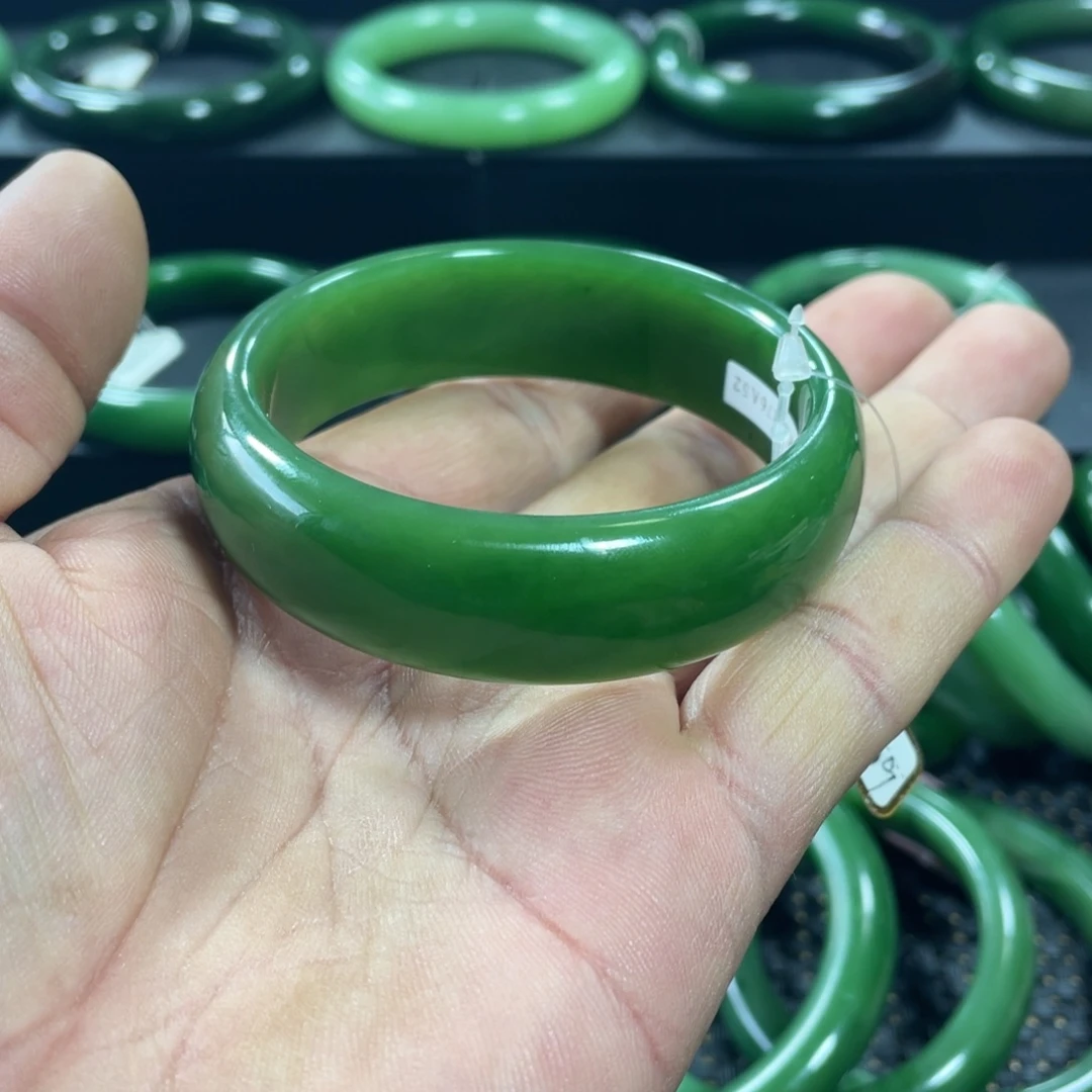 和田玉（碧玉）未镶嵌手镯