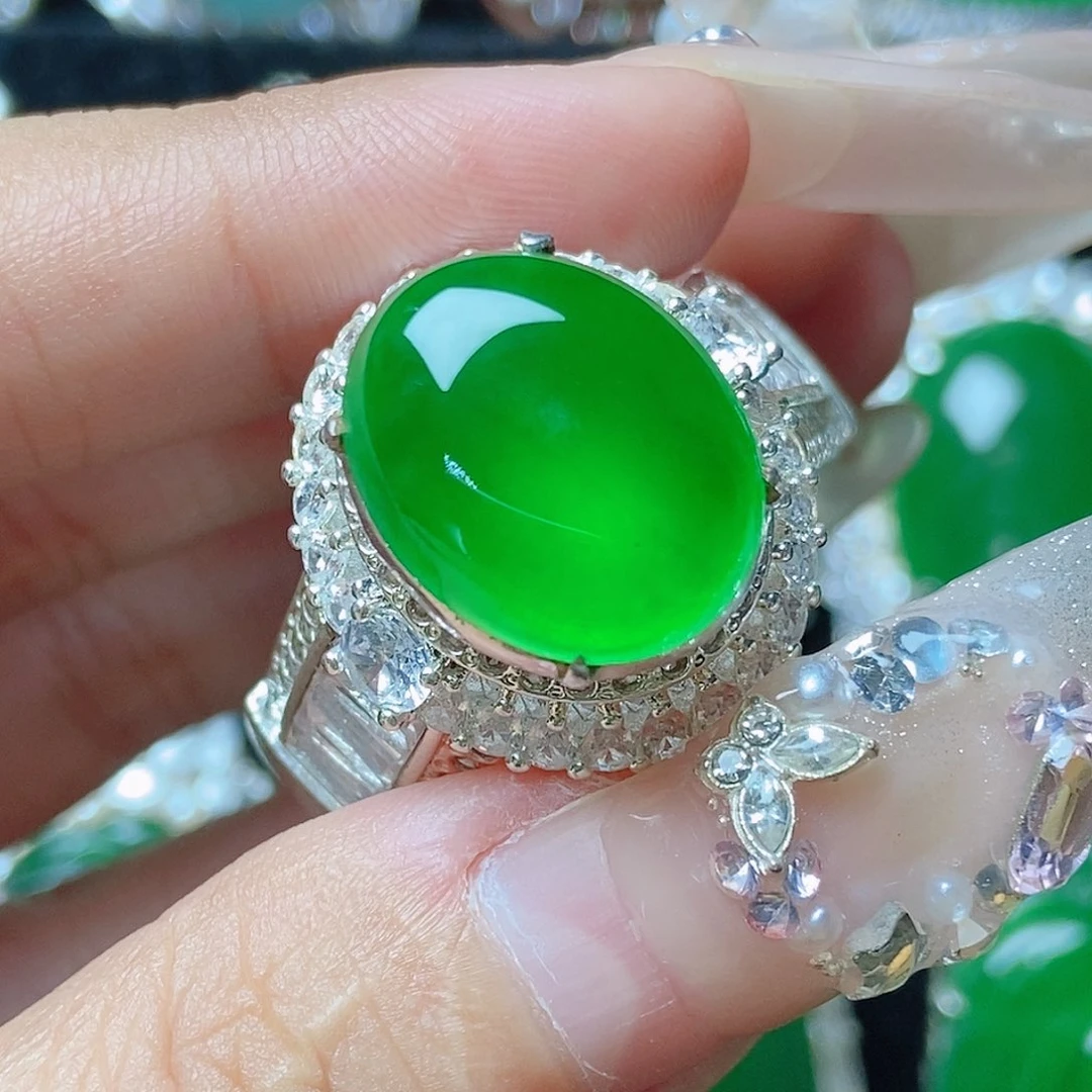 颈饰未镶嵌翡翠