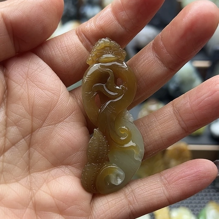 和田玉（糖玉）未镶嵌颈饰