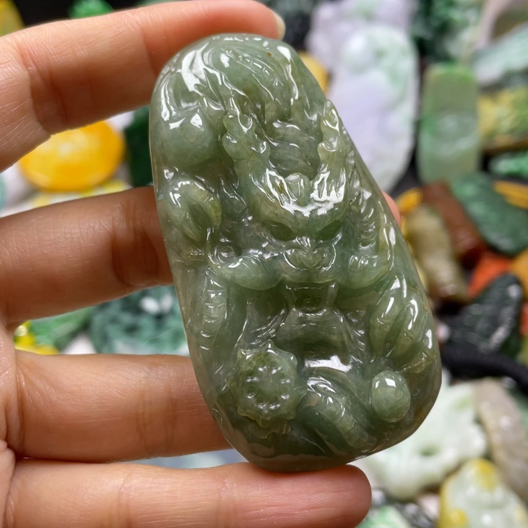 翡翠颈饰未镶嵌牌子