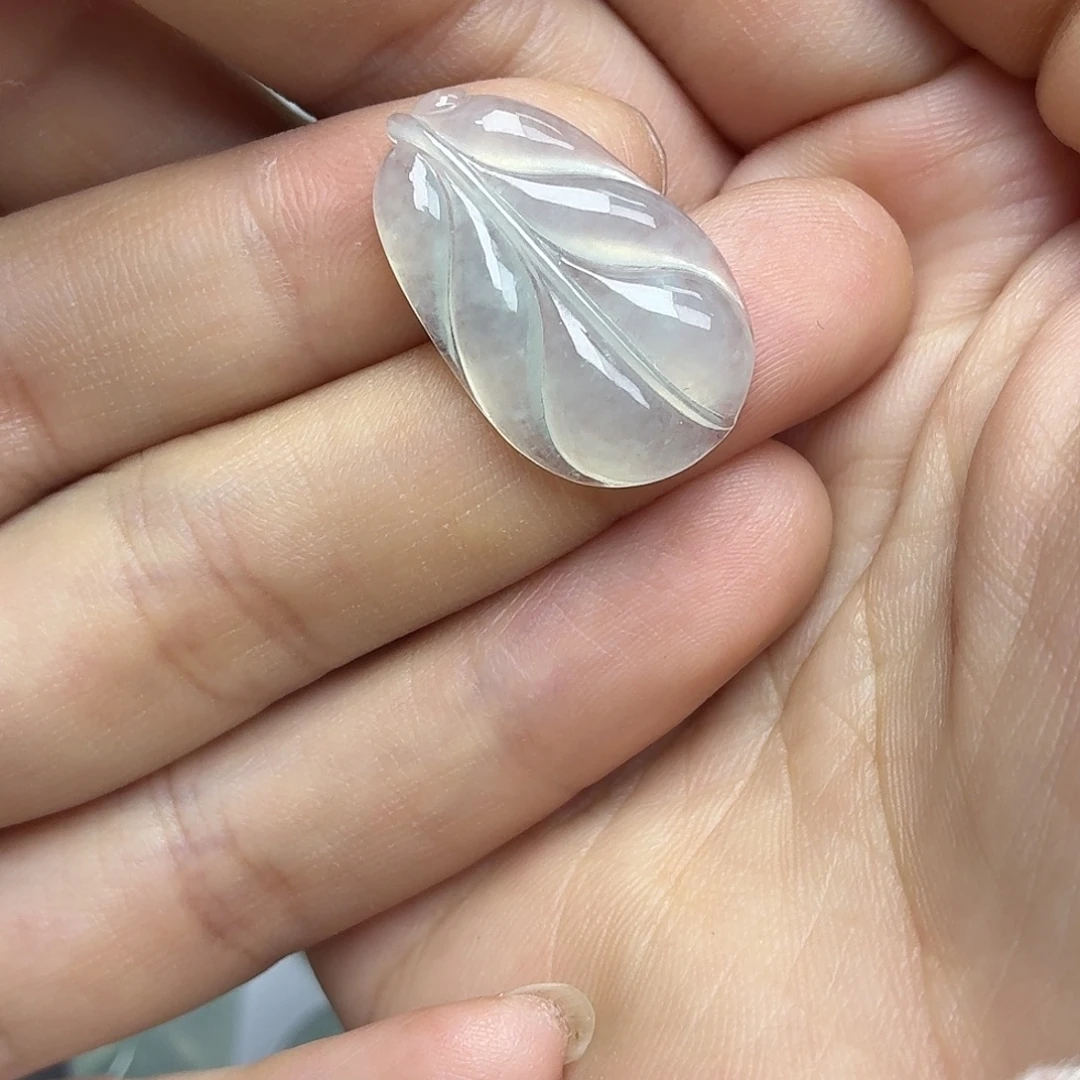 翡翠未镶嵌颈饰白冰芭蕉叶