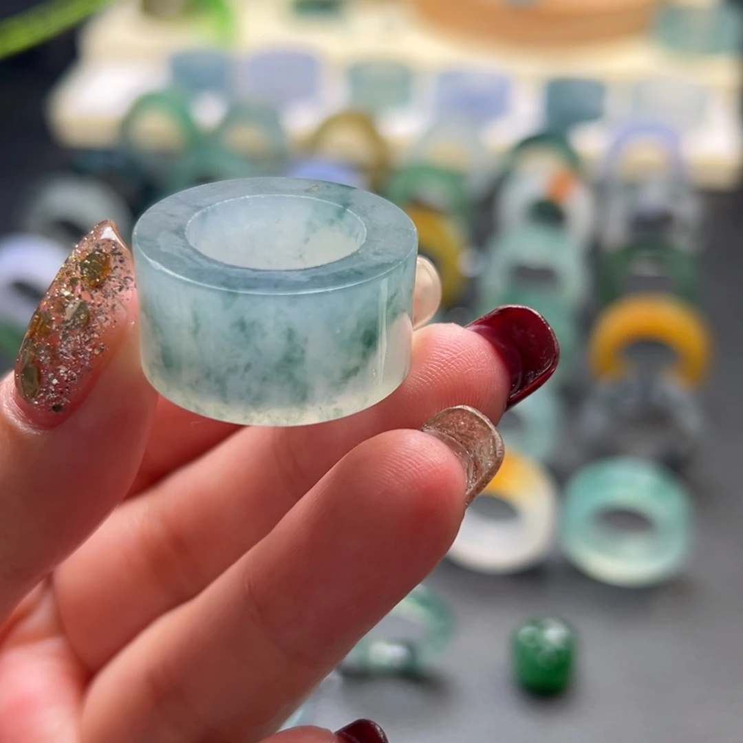 定制翡翠未镶嵌戒指