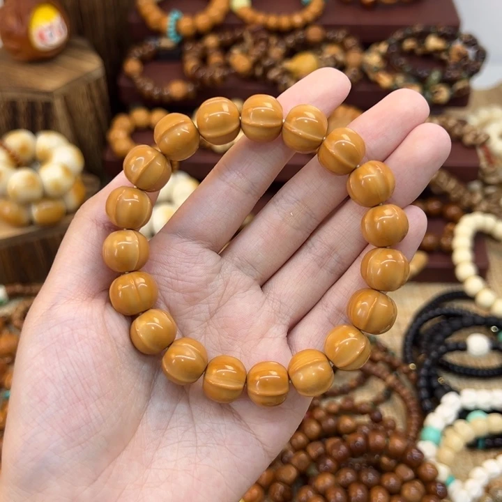 汴***ʔ猴头核桃手串鲨鱼背卡12