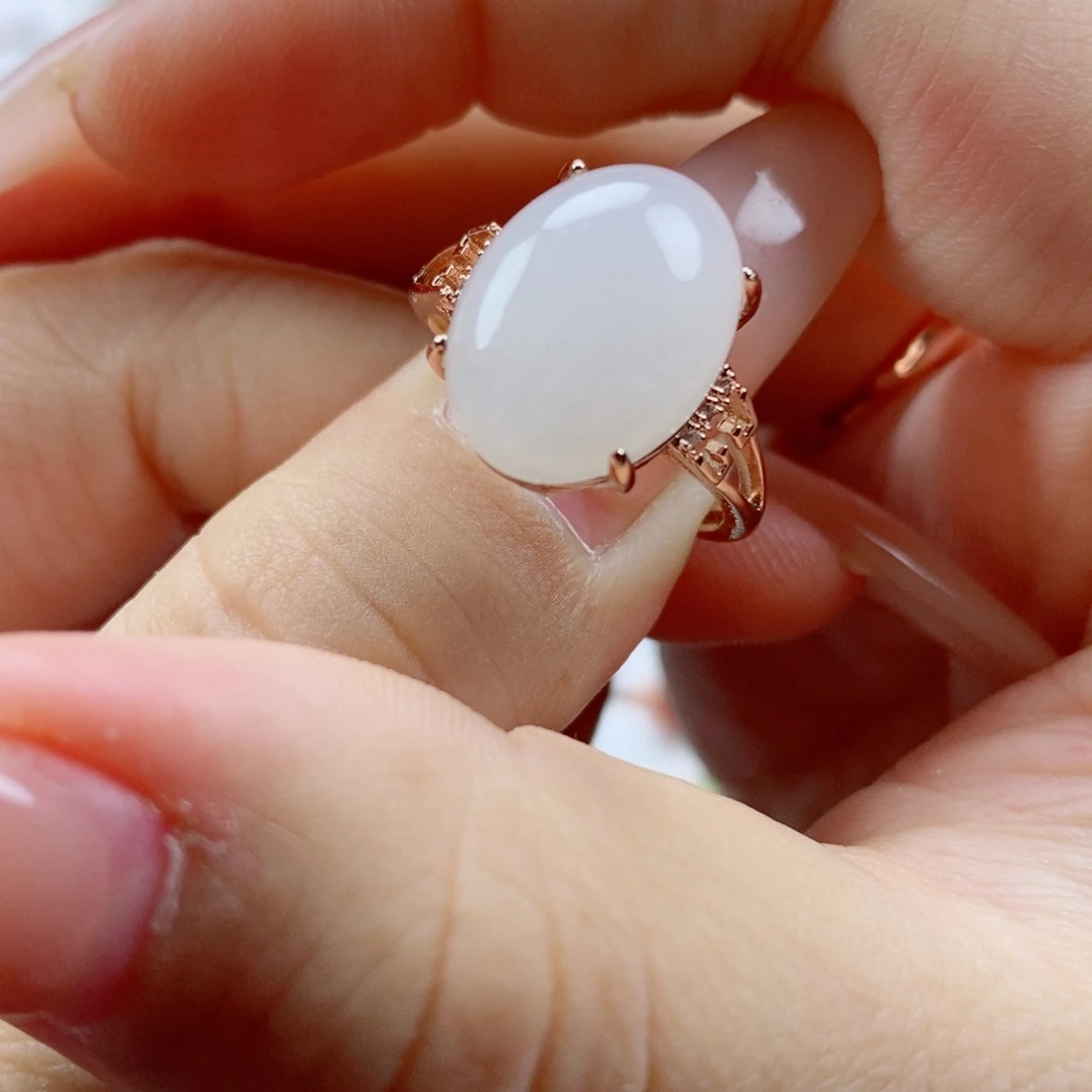 未镶嵌戒指和田玉