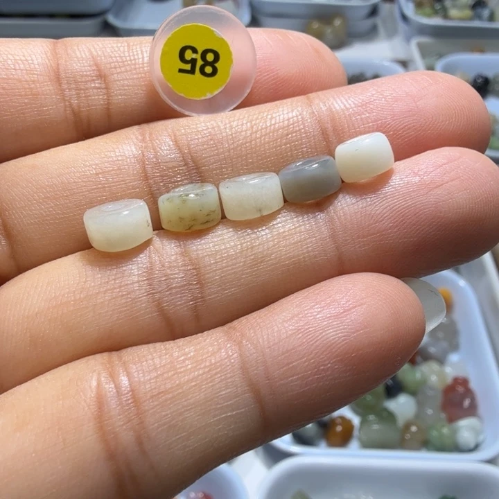 和田玉未镶嵌珠宝奇石