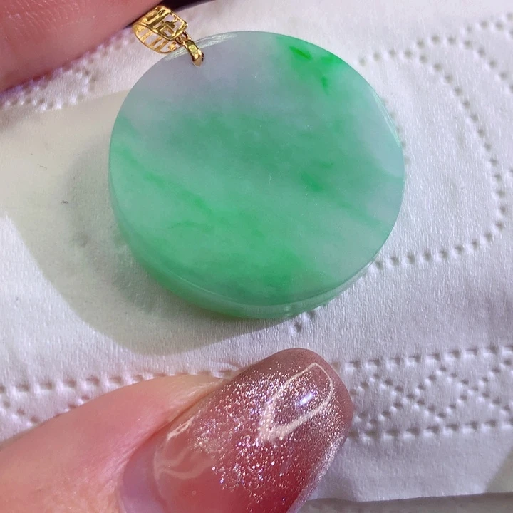 翡翠18K金镶嵌颈饰翡翠