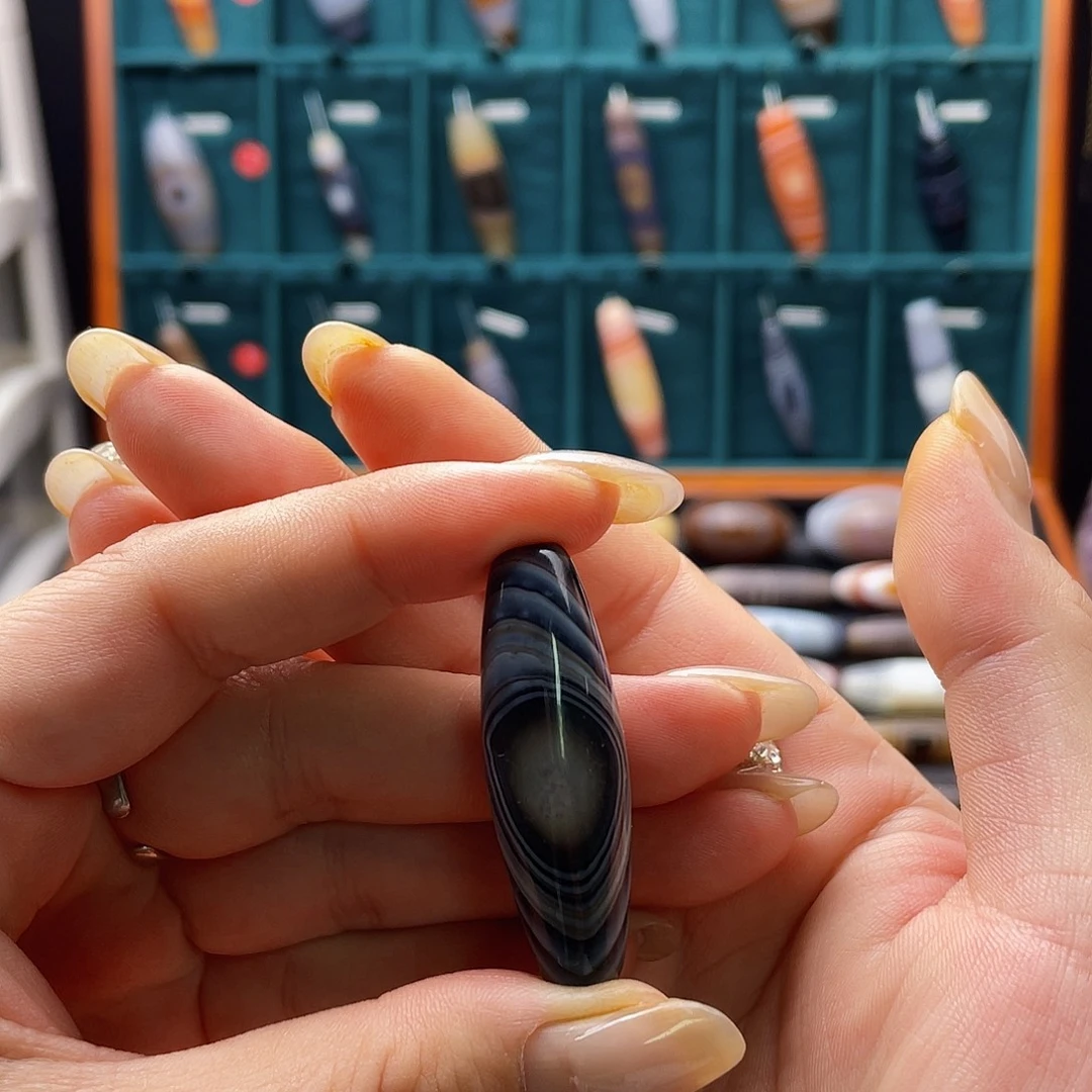 归***真玛瑙/玉髓未镶嵌珠宝半成品