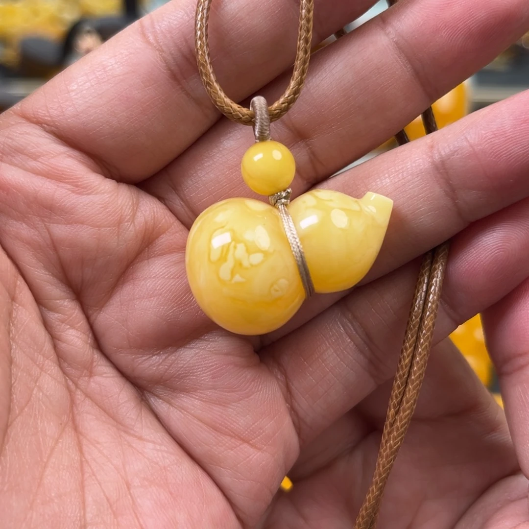 蜜蜡未镶嵌珠宝奇石