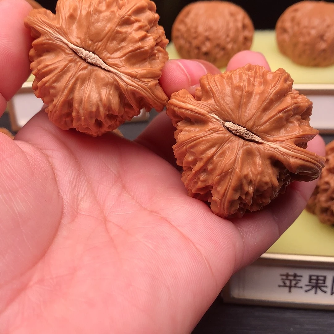 文玩核桃吊坠928号白狮子45