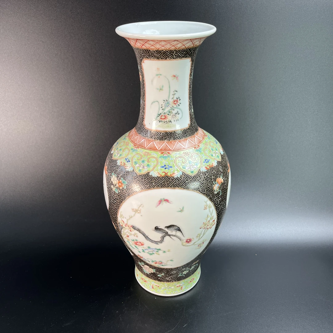 25081970民国粉彩开窗花鸟纹赏瓶 高:36cm