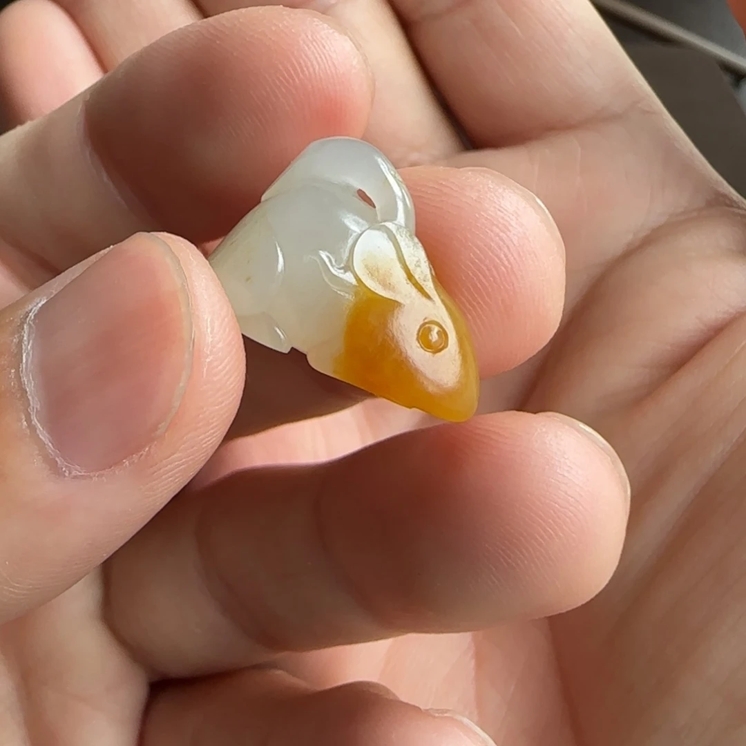 秋***浓和田玉未镶嵌颈饰