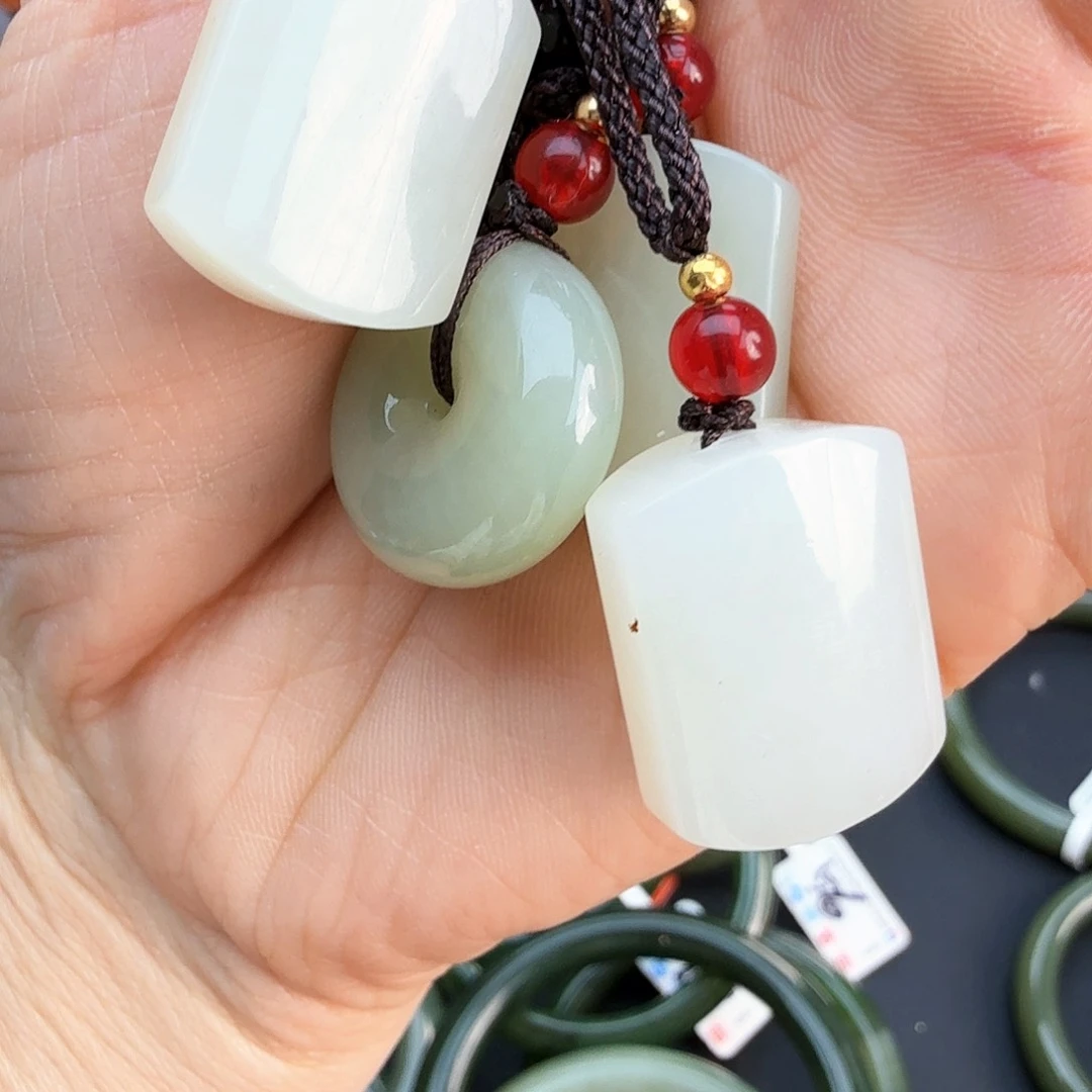 和田玉手镯未镶嵌W****