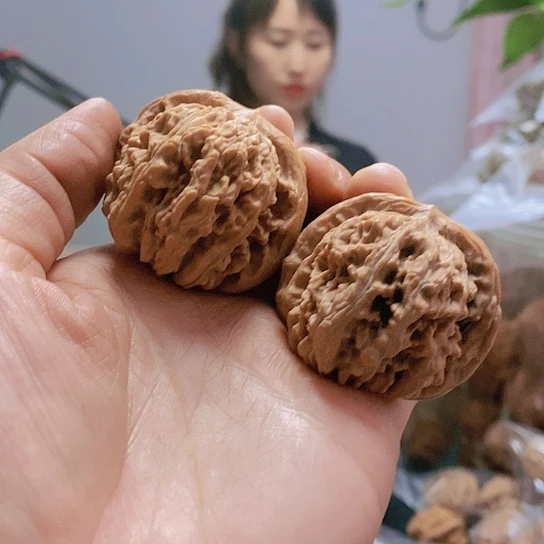 【闪购商品】把件文玩核桃43.5四座楼红皮