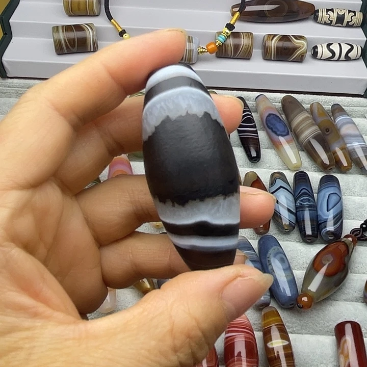 包***晗查罗石合金颈饰手把