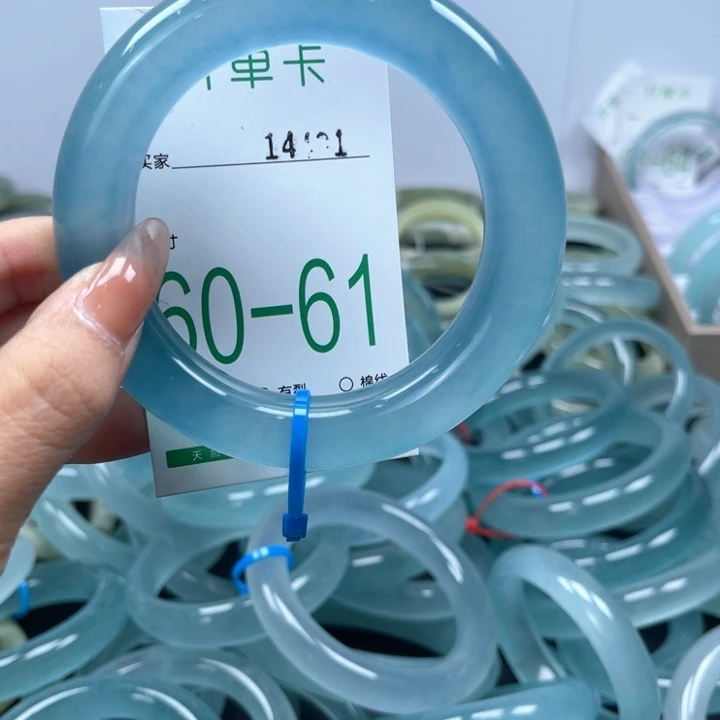 石英岩玉手镯未镶嵌