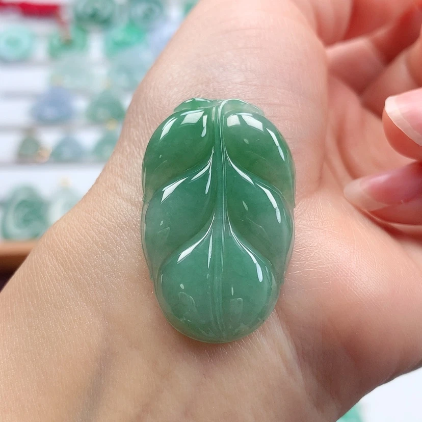 【闪购商品】翡翠吊坠(不含链)未镶嵌