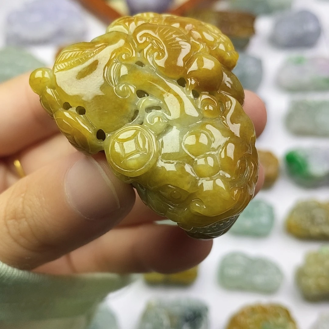 颈饰未镶嵌翡翠貔貅