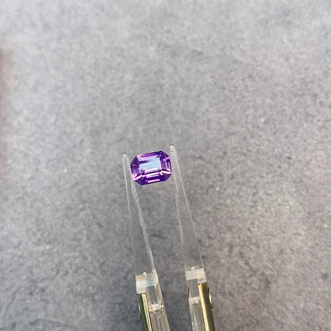 彩色蓝宝石裸石1.57ct吉尔德 无烧薰衣草