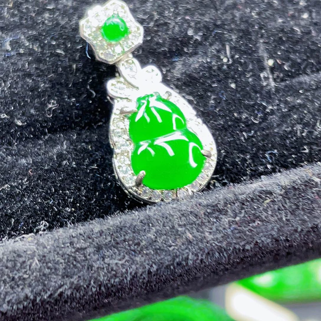 翡翠未镶嵌颈饰361