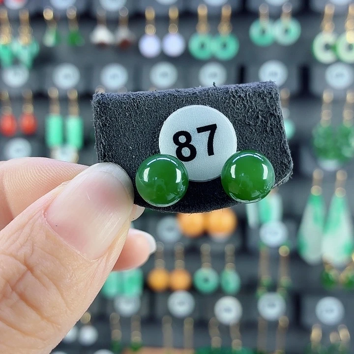 和田玉18K金镶嵌耳饰