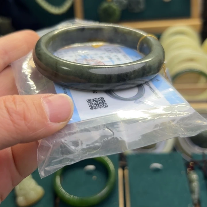 和田玉手镯未镶嵌60.2圈围8020