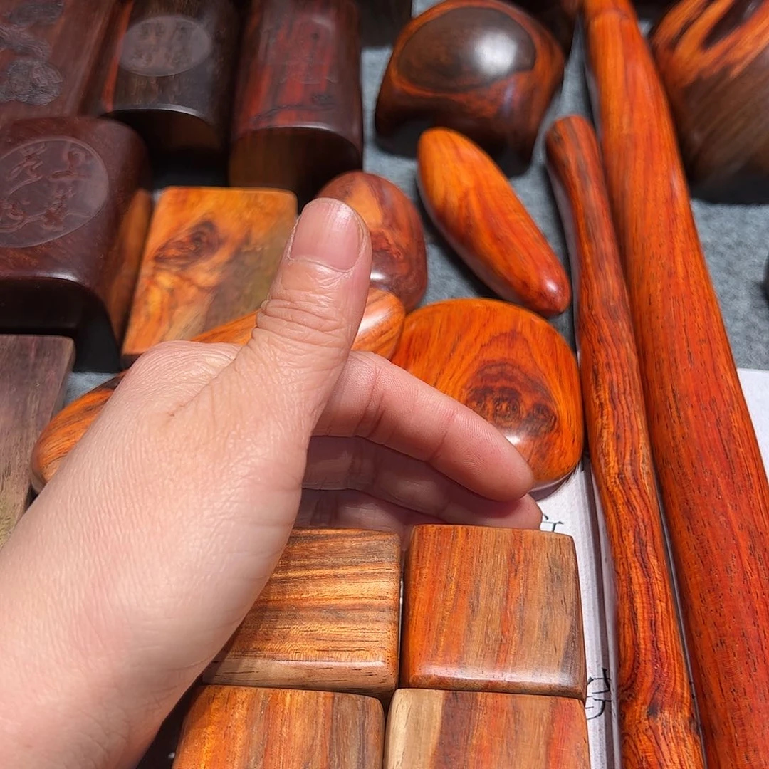 交趾黄檀（大红酸枝）m**s