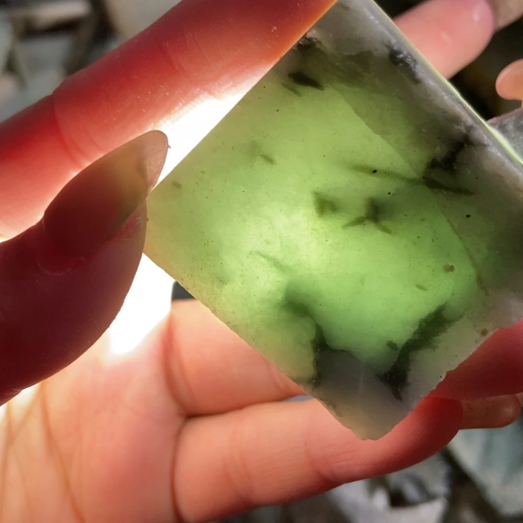 翡翠未镶嵌挂件天然翡翠