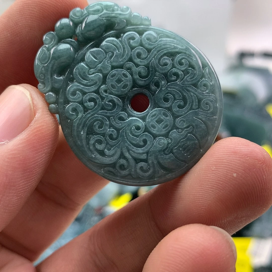 翡翠未镶嵌颈饰扣子