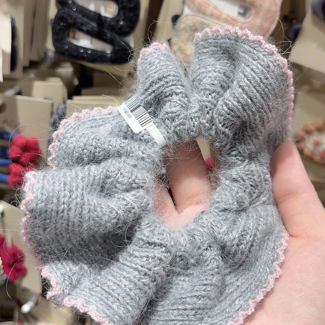 布艺非金属灰粉毛线圈