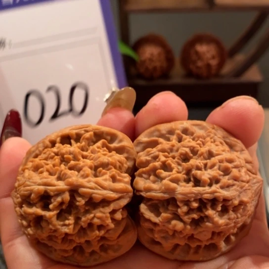 文玩核桃吊坠20满天星42