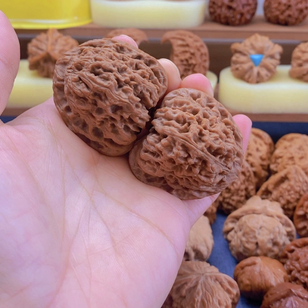 43全品南疆石文玩核桃