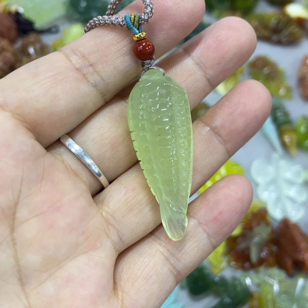 未镶嵌蛇纹石玉挂件