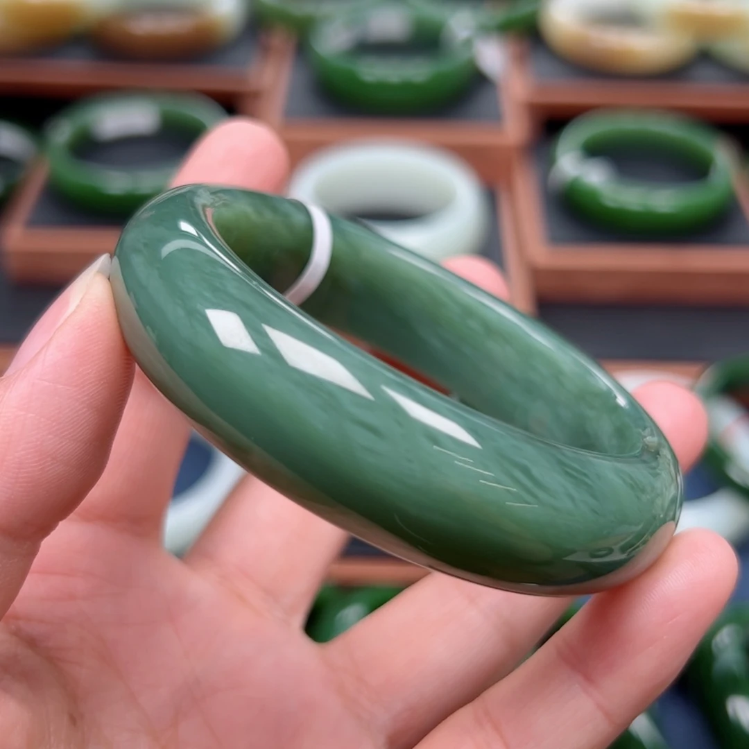 未镶嵌手镯和田玉（碧玉）