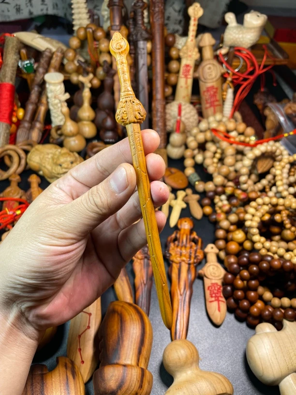 雷击桃木天师剑发簪手工雕刻打磨长度18公分桃木发簪女士发簪道家