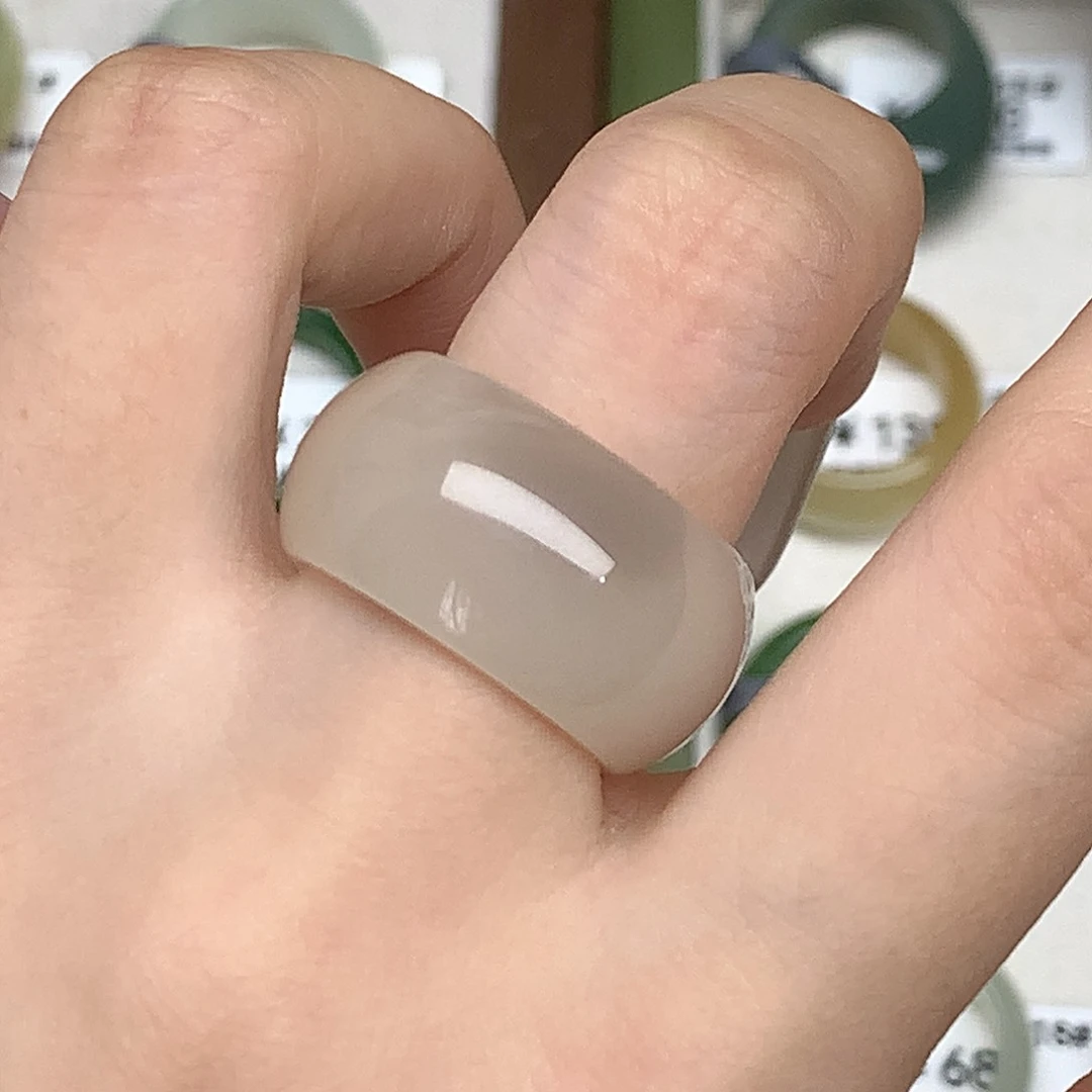 未镶嵌戒指和田玉