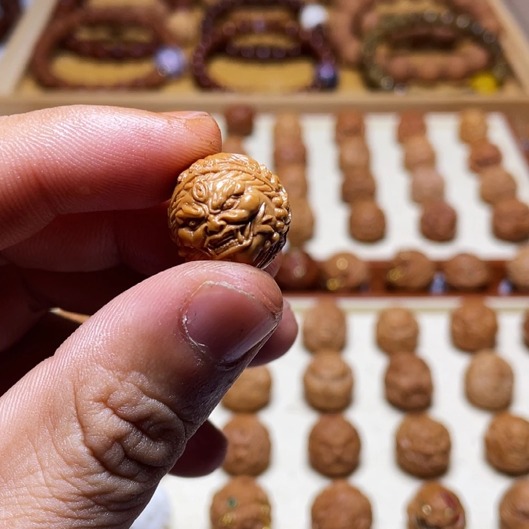 L***.吊坠猴头核桃17左右猴头核桃财神