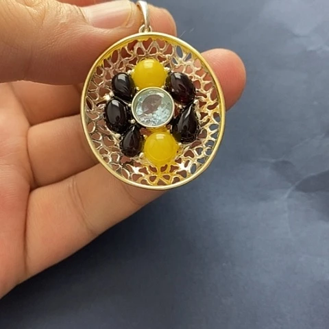 裸石琥珀未镶嵌吊坠