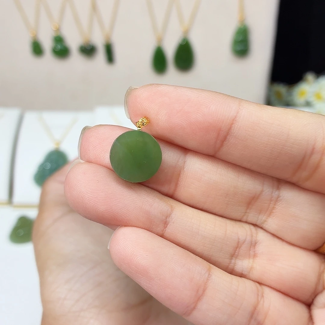 和田玉（碧玉）18K金镶嵌吊坠(赠链)
