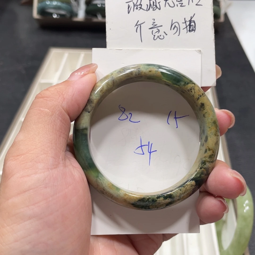 未镶嵌蛇纹石玉手镯