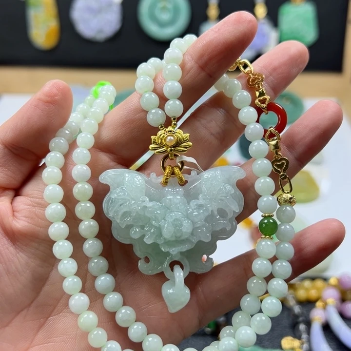 颈饰未镶嵌翡翠吊坠