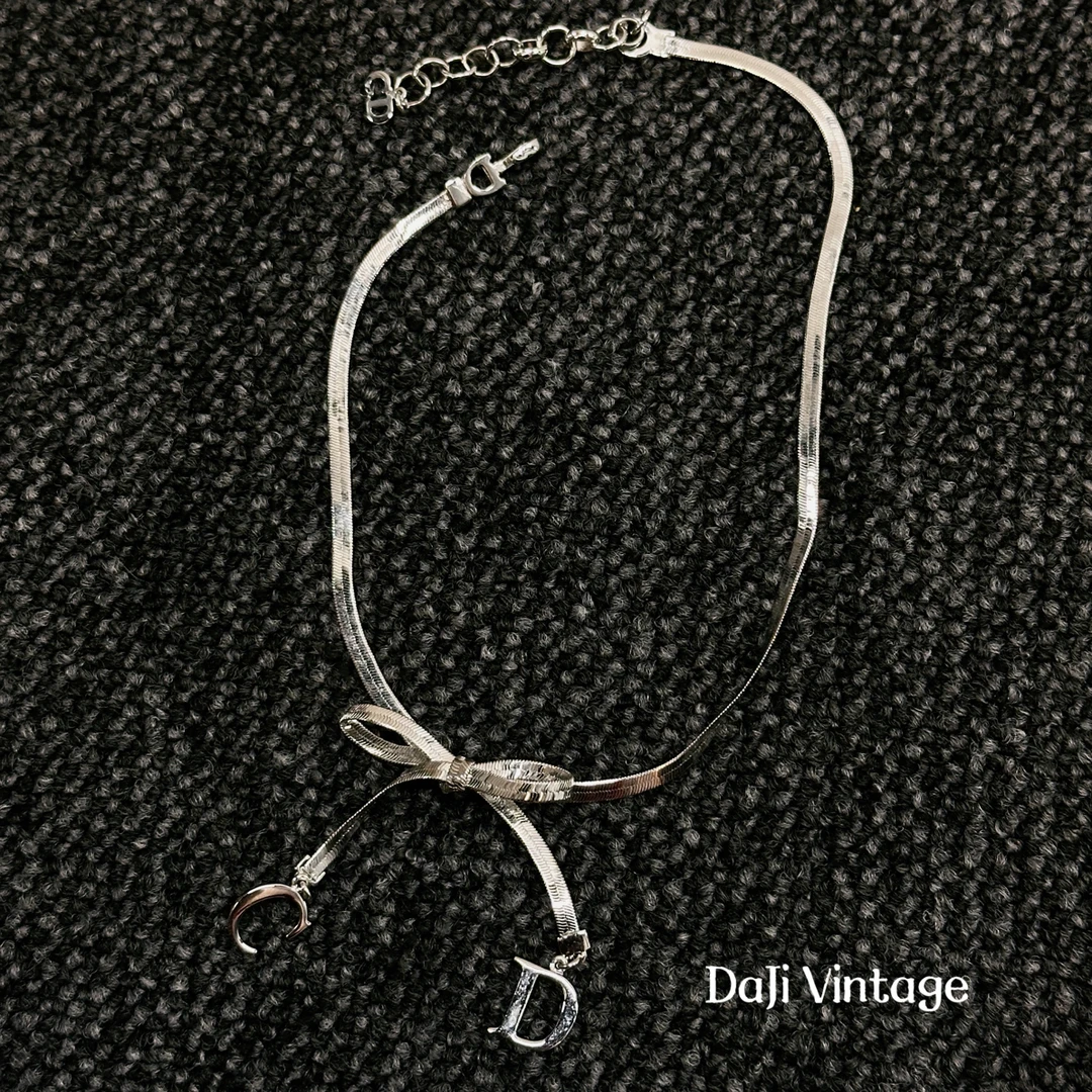 99新 DIOR/迪奥 大吉中古/迪奥立体银色cd蝴蝶结项链