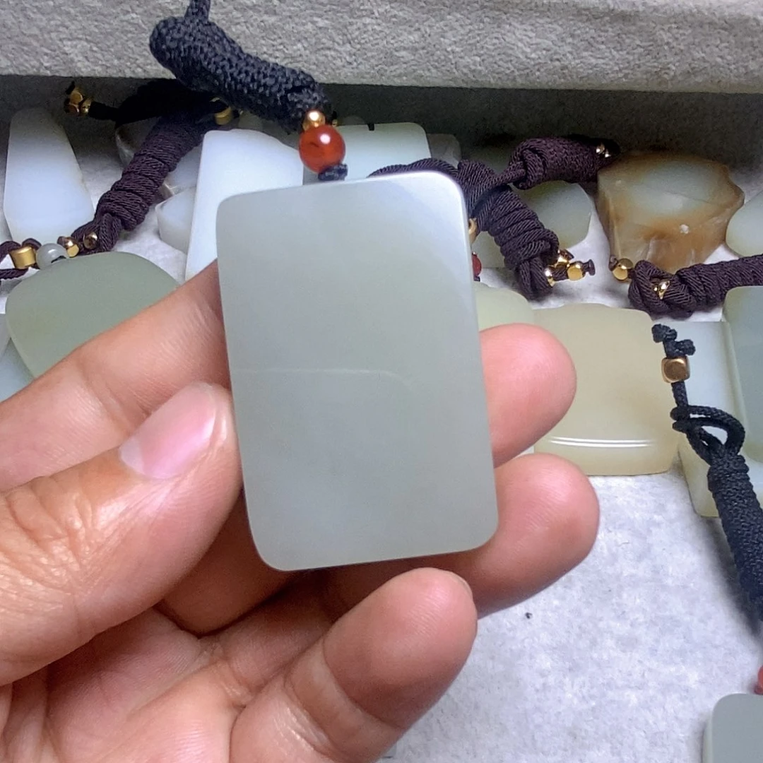 和田玉未镶嵌颈饰冰****3